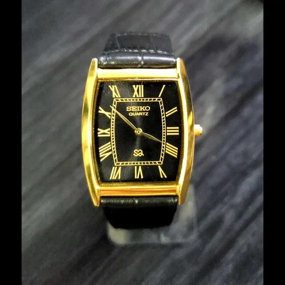 *Vintage Men's Barrel Tank‎ Gold Black Watch New Mvt & Batt